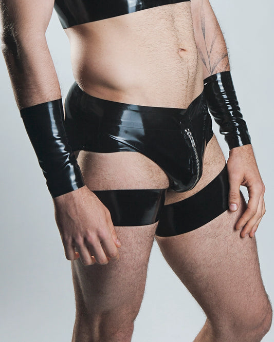 Slip with front zip