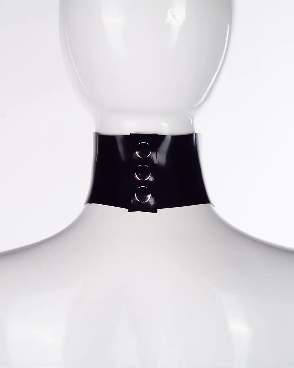 Morgana neck cuff with O ring plate