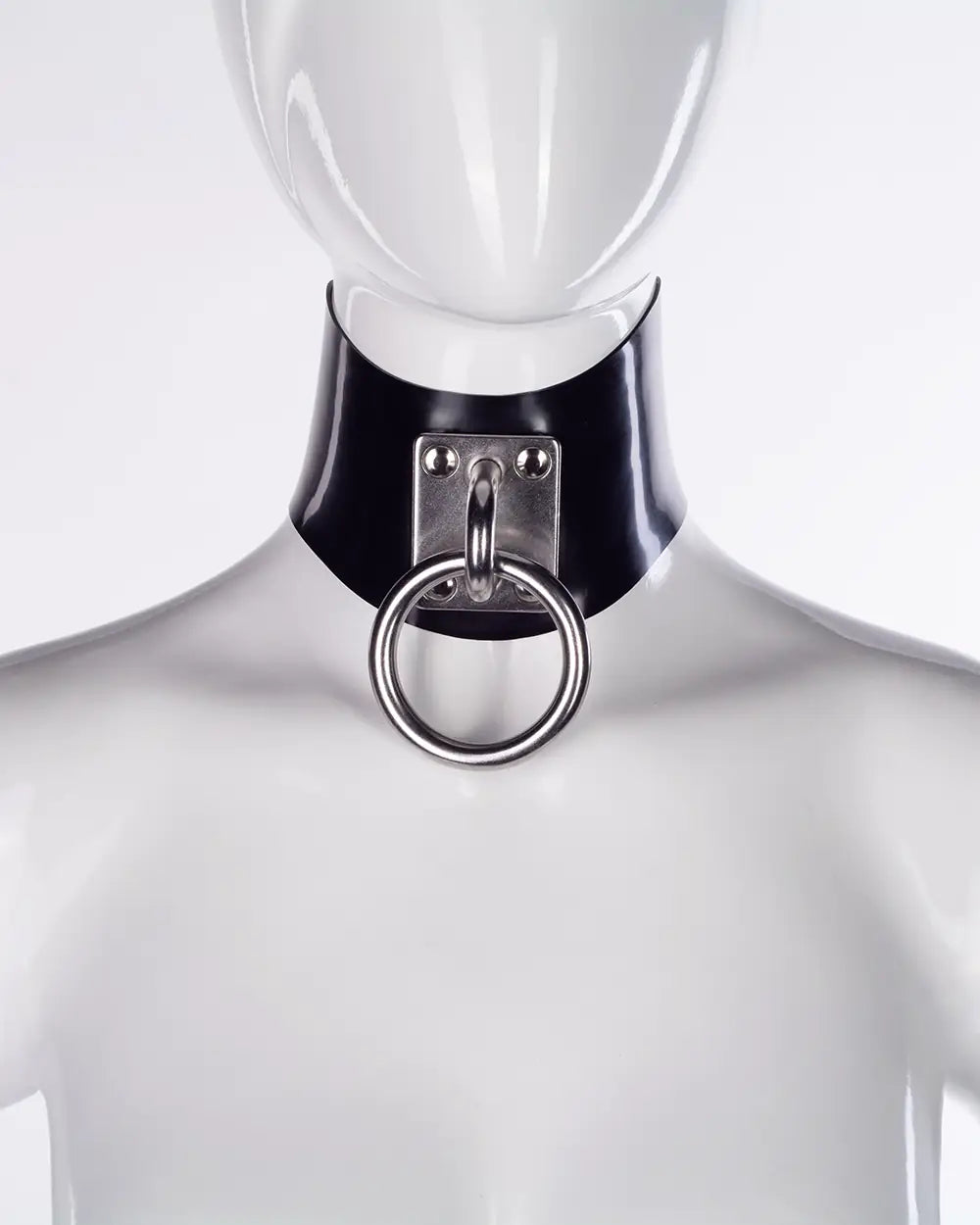 Morgana neck cuff with O ring plate