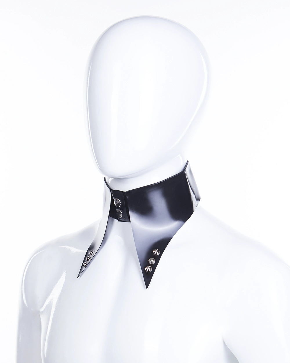 Merlina collar with spikes